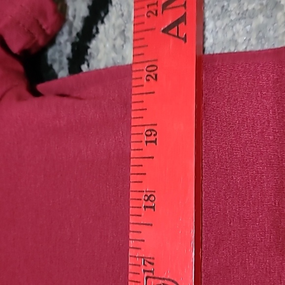 I'M A DROP THE F-BOMB KIND OF MOM MAROON TEE-SHIRT - Picture 4 of 10